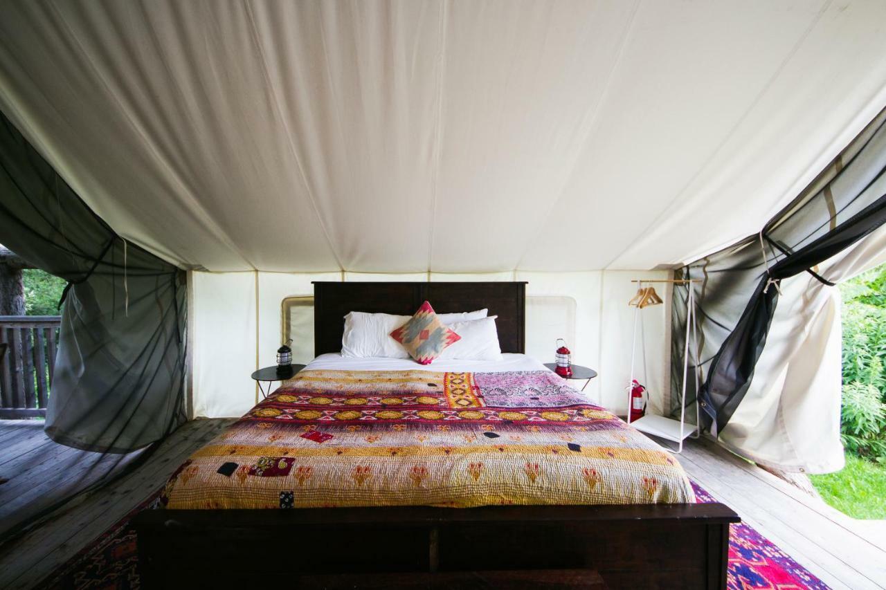 Firelight Camps Otel Ithaca Dış mekan fotoğraf